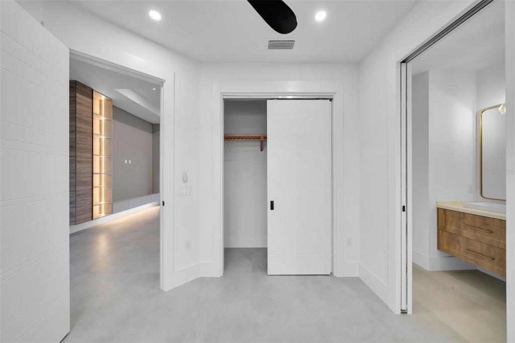 For Sale: $780,000 (4 beds, 4 baths, 2166 Square Feet)