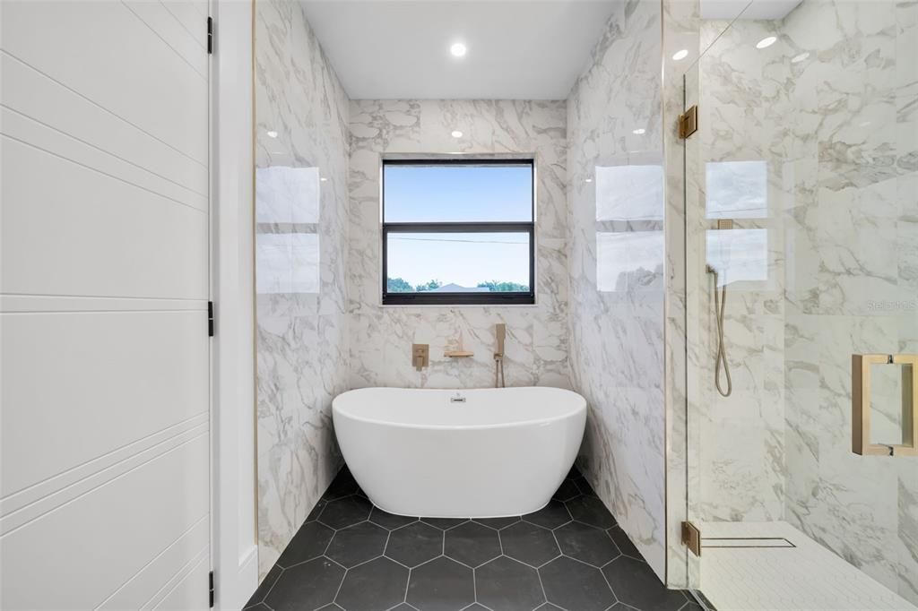 For Sale: $780,000 (4 beds, 4 baths, 2166 Square Feet)