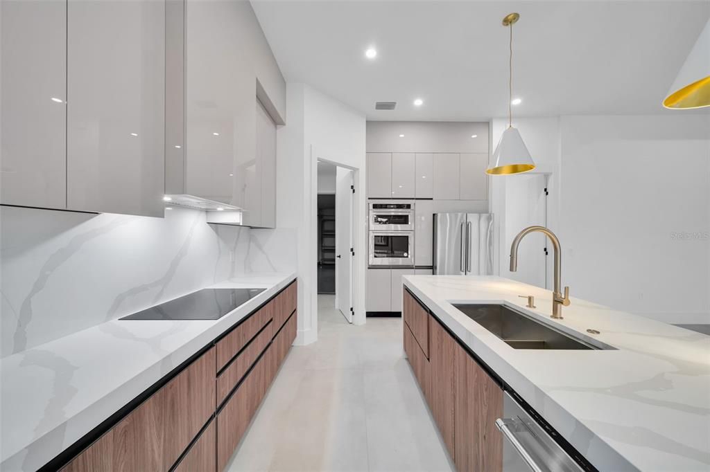 For Sale: $780,000 (4 beds, 4 baths, 2166 Square Feet)