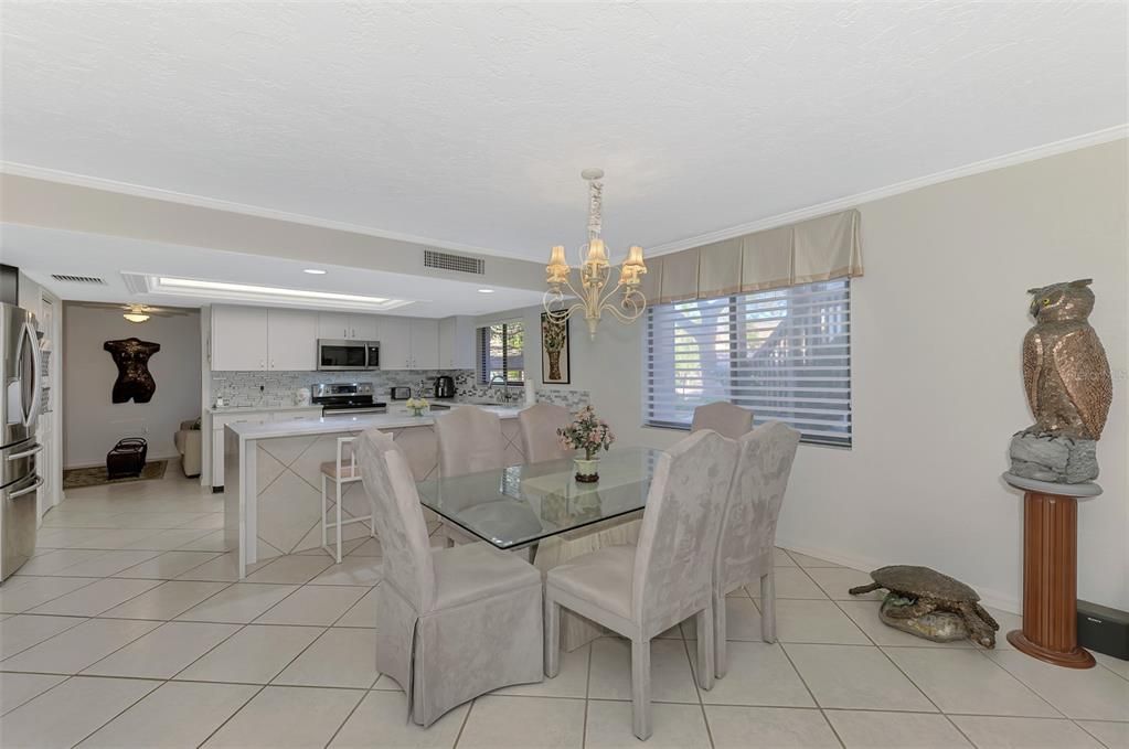 Activo con contrato: $975,855 (2 camas, 2 baños, 1710 Pies cuadrados)