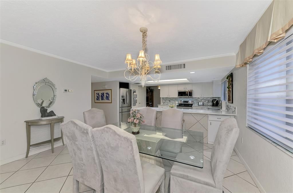 Activo con contrato: $975,855 (2 camas, 2 baños, 1710 Pies cuadrados)