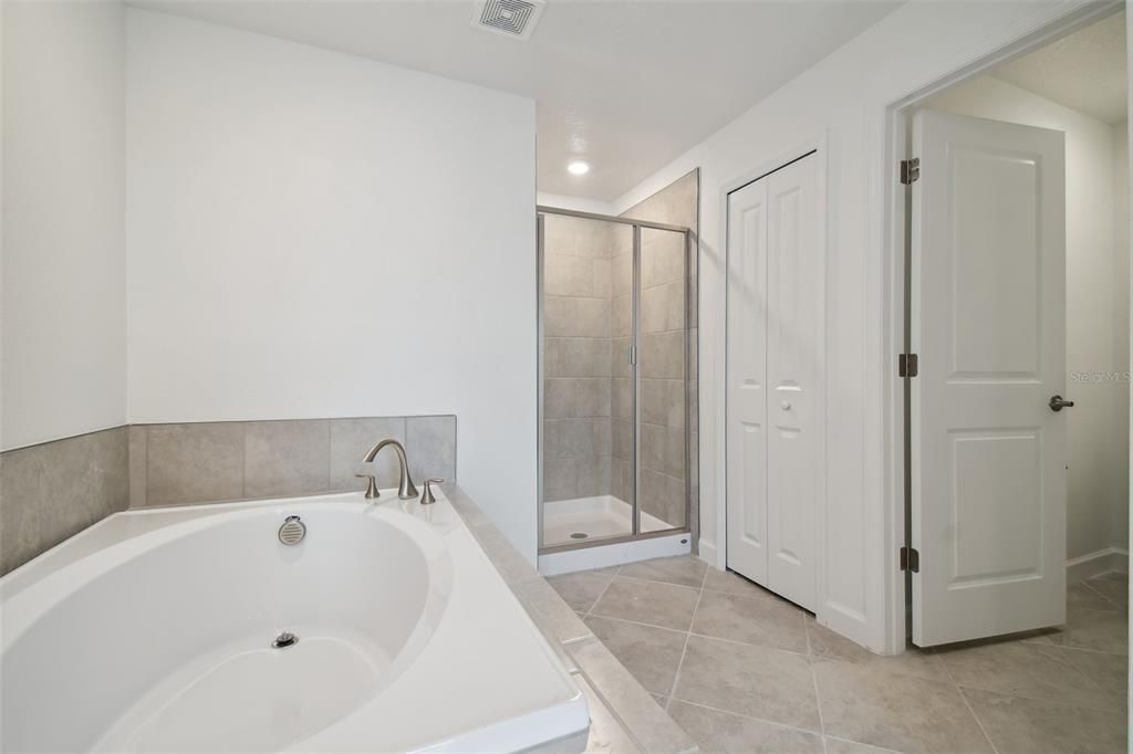 For Rent: $2,250 (3 beds, 2 baths, 2319 Square Feet)