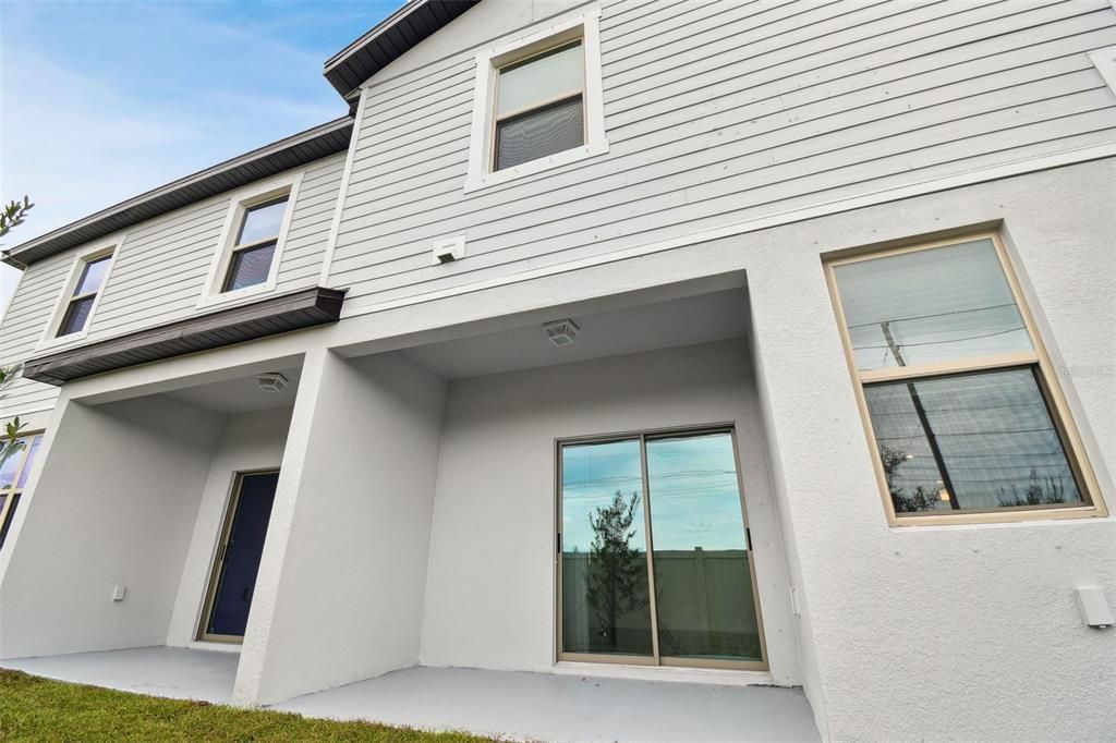 For Rent: $2,250 (3 beds, 2 baths, 2319 Square Feet)