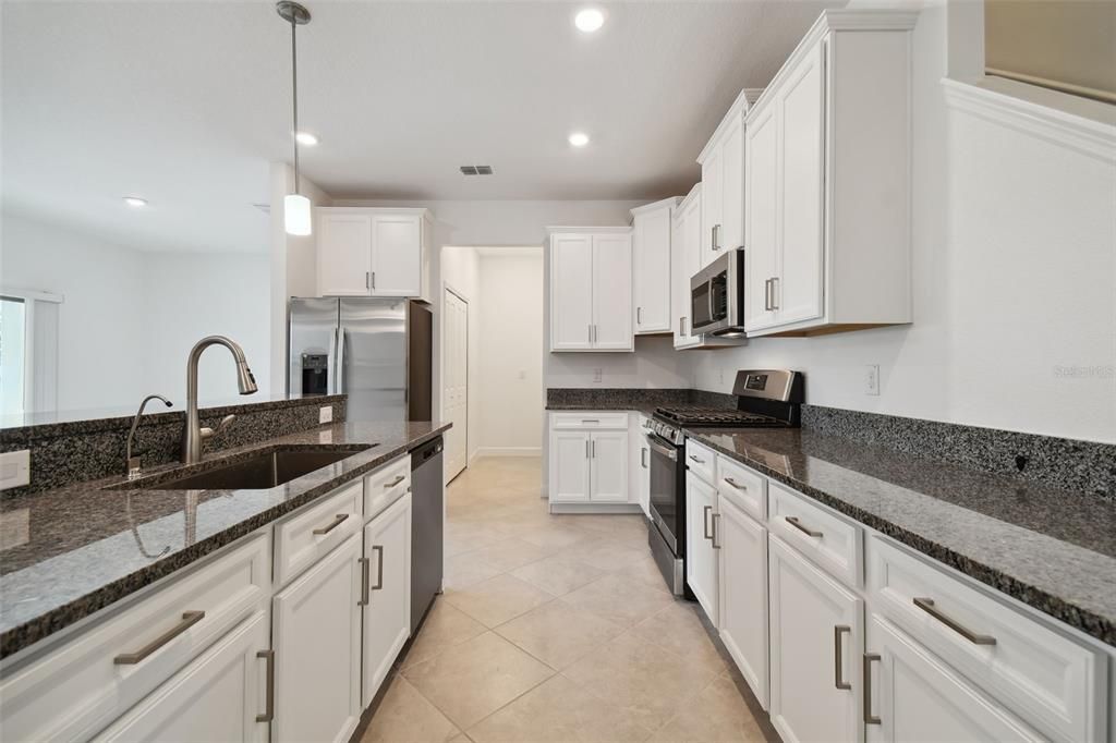 For Rent: $2,250 (3 beds, 2 baths, 2319 Square Feet)