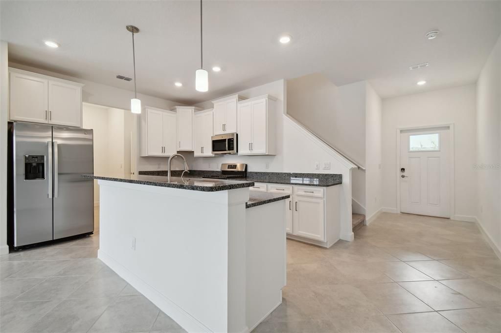 For Rent: $2,250 (3 beds, 2 baths, 2319 Square Feet)