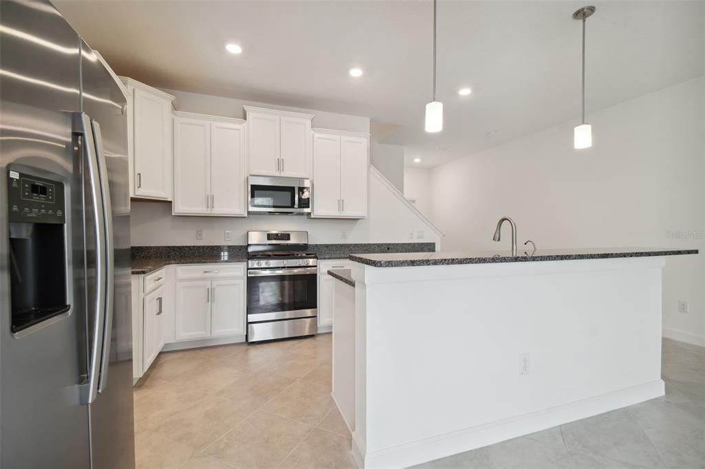 For Rent: $2,250 (3 beds, 2 baths, 2319 Square Feet)