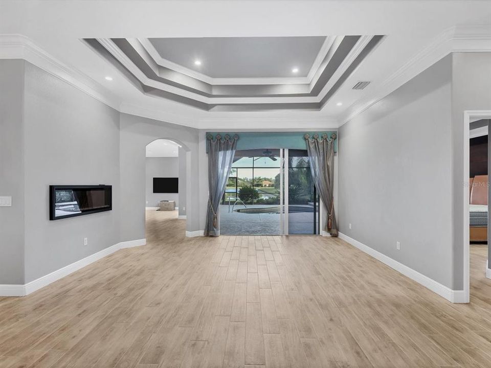 出租: $4,450 (4 贝兹, 3 浴室, 2739 平方英尺)