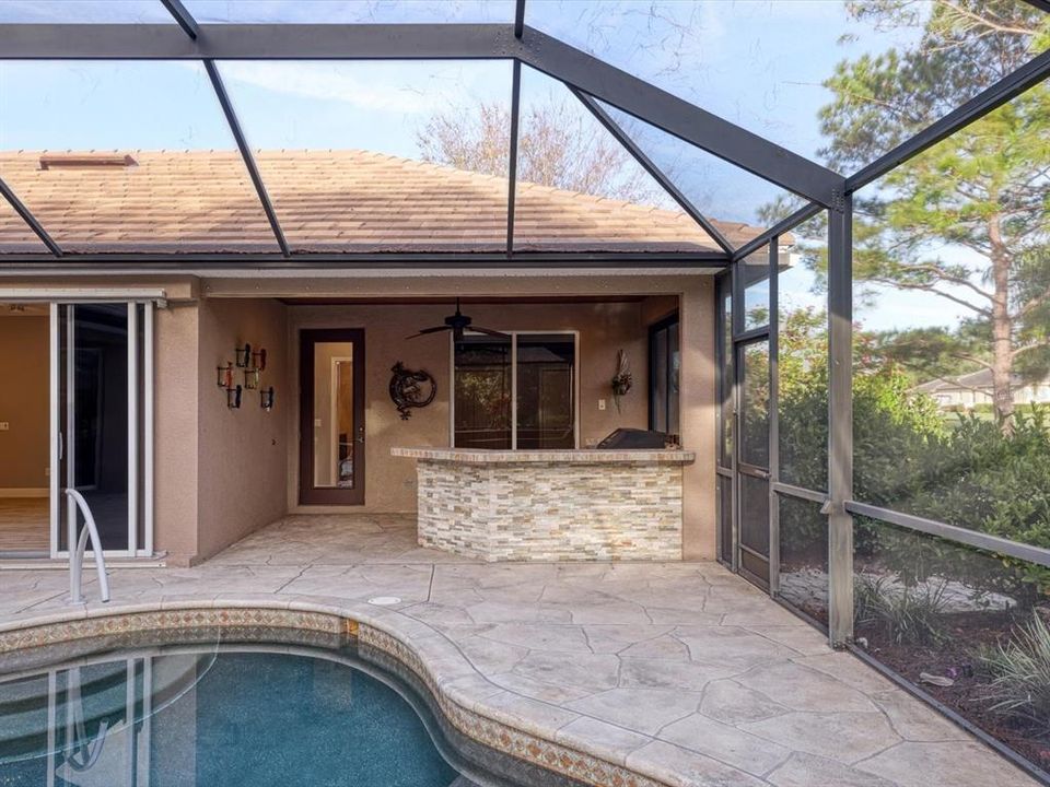 出租: $4,450 (4 贝兹, 3 浴室, 2739 平方英尺)