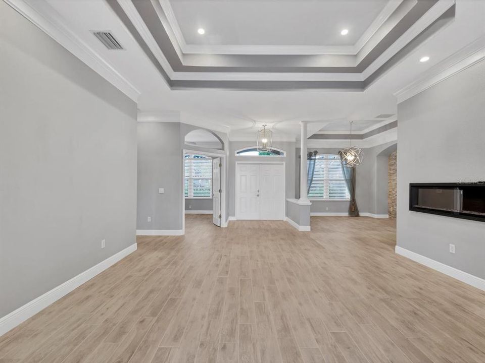 出租: $4,450 (4 贝兹, 3 浴室, 2739 平方英尺)