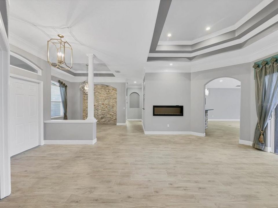 出租: $4,450 (4 贝兹, 3 浴室, 2739 平方英尺)