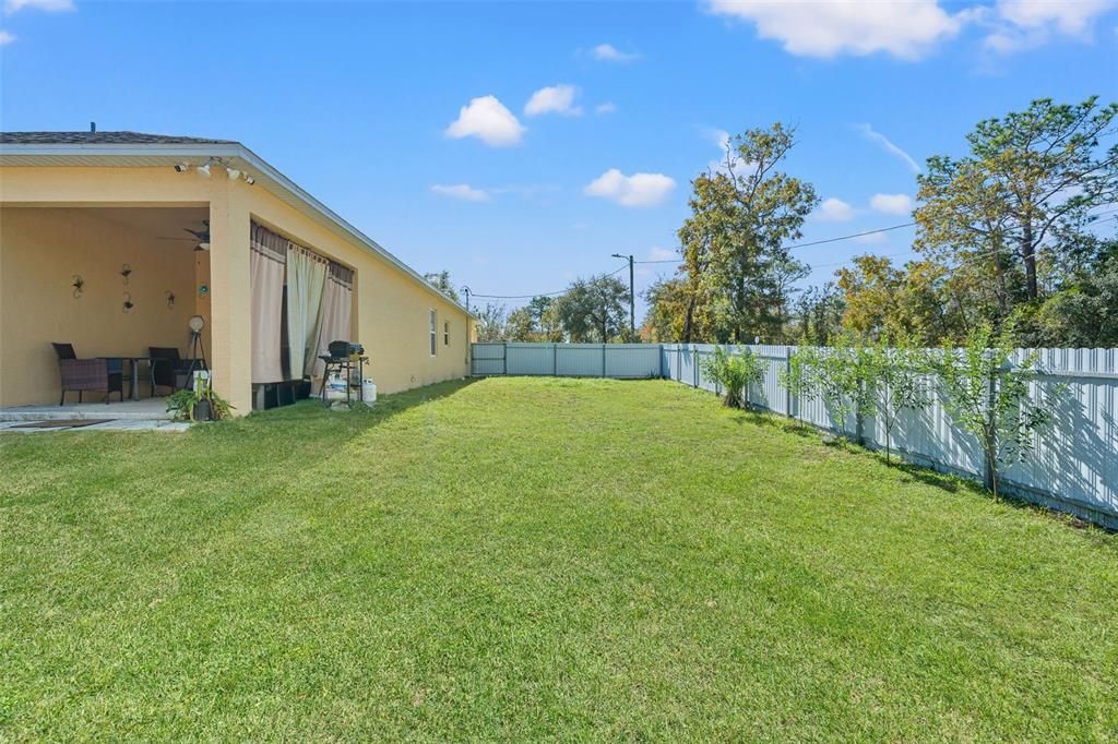 待售: $380,000 (4 贝兹, 2 浴室, 1997 平方英尺)