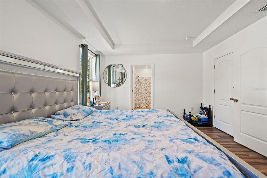 待售: $380,000 (4 贝兹, 2 浴室, 1997 平方英尺)