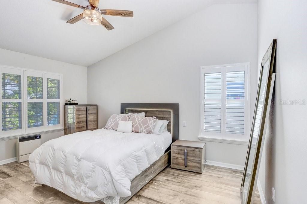 Activo con contrato: $450,000 (4 camas, 2 baños, 1771 Pies cuadrados)