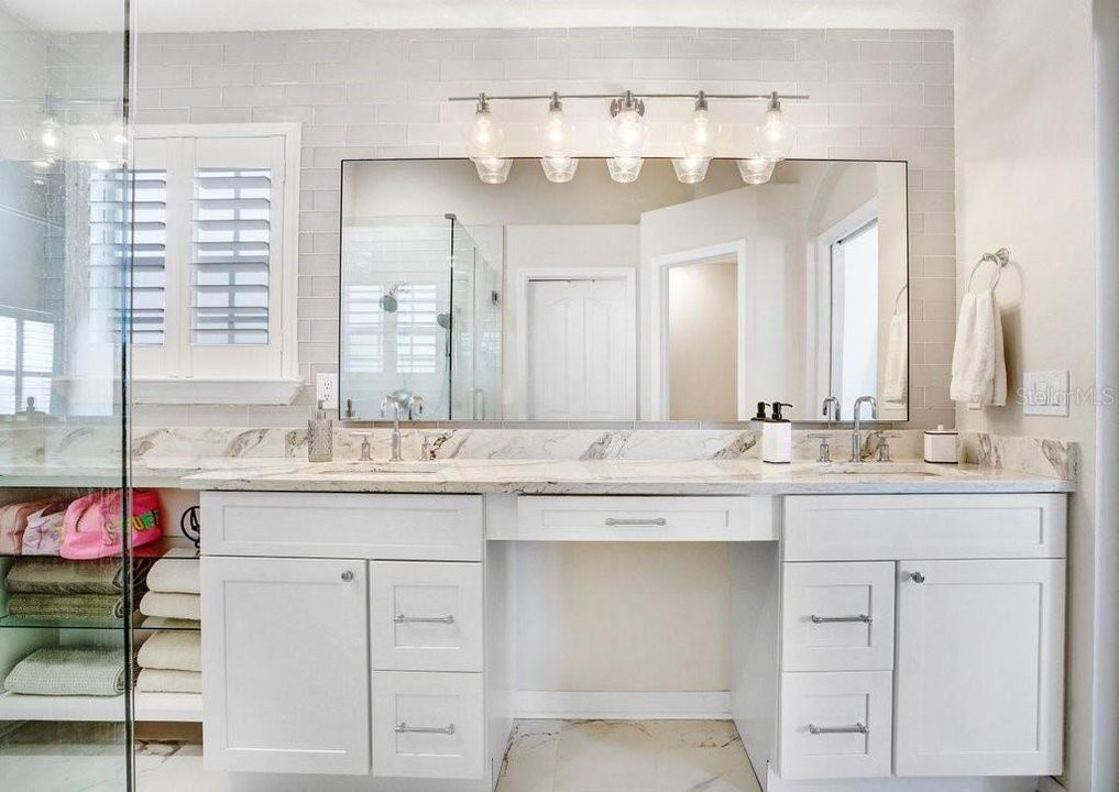 Activo con contrato: $450,000 (4 camas, 2 baños, 1771 Pies cuadrados)