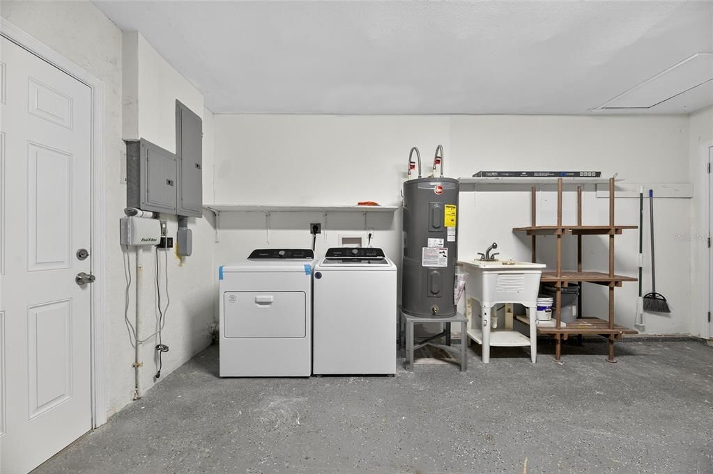 For Rent: $4,200 (3 beds, 2 baths, 1477 Square Feet)