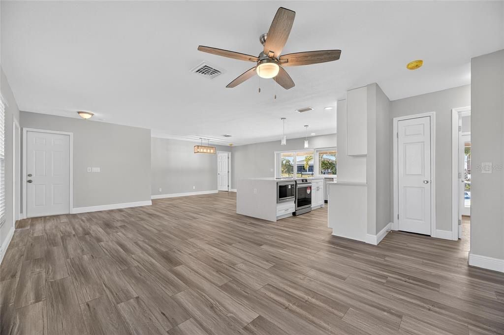 For Rent: $4,200 (3 beds, 2 baths, 1477 Square Feet)