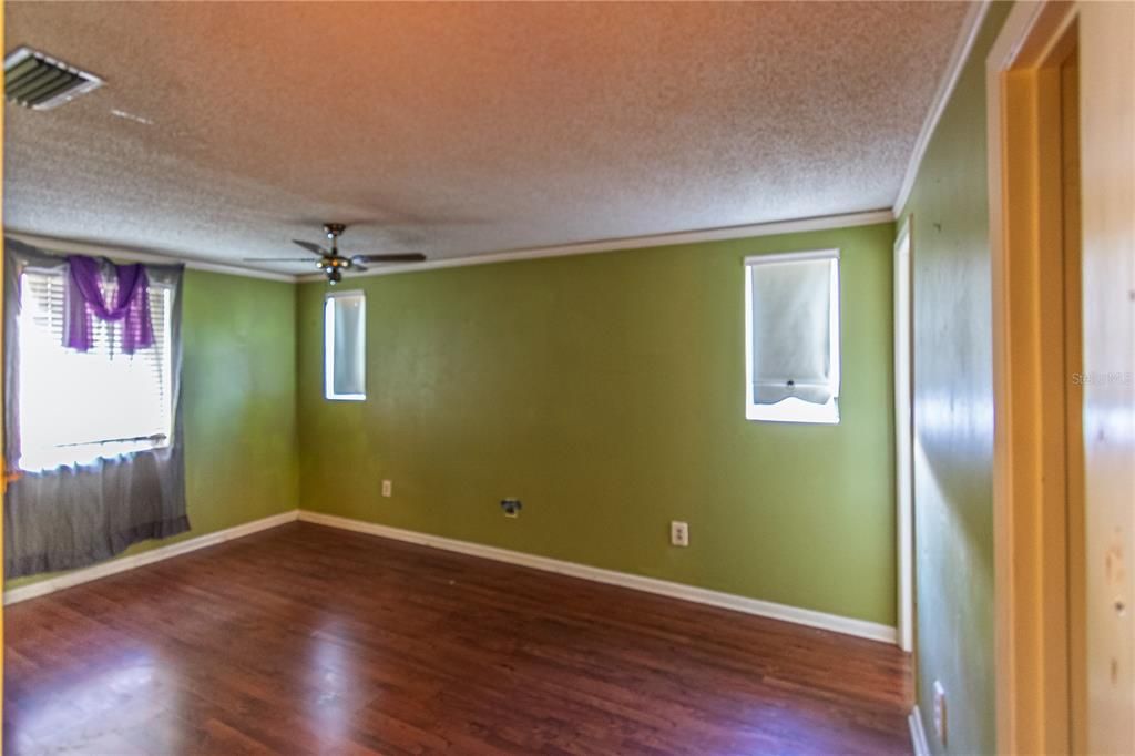 待售: $200,000 (2 贝兹, 2 浴室, 1176 平方英尺)