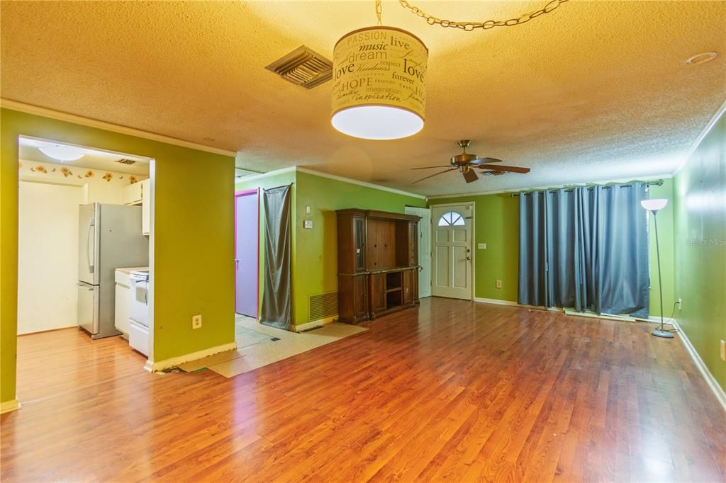 待售: $200,000 (2 贝兹, 2 浴室, 1176 平方英尺)