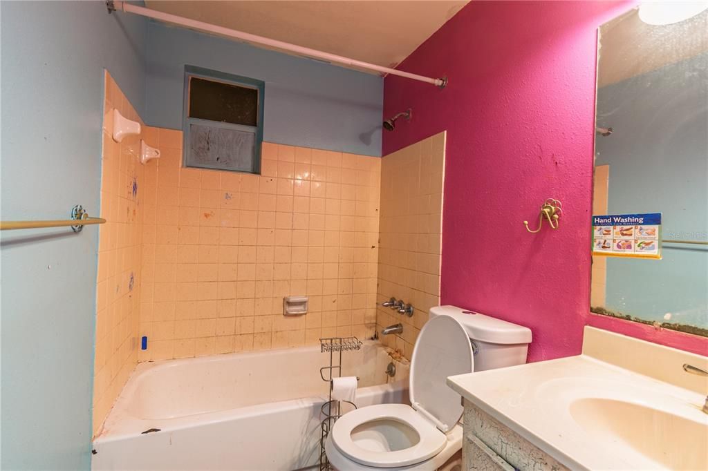 待售: $200,000 (2 贝兹, 2 浴室, 1176 平方英尺)