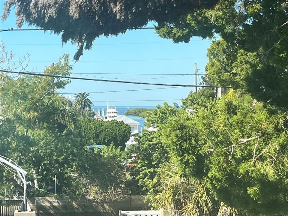 На продажу: $364,000 (2 спален, 1 ванн, 967 Квадратных фут)