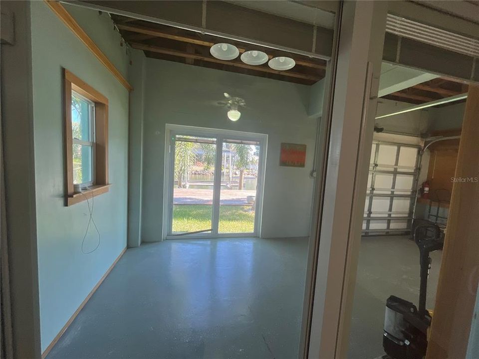 На продажу: $364,000 (2 спален, 1 ванн, 967 Квадратных фут)