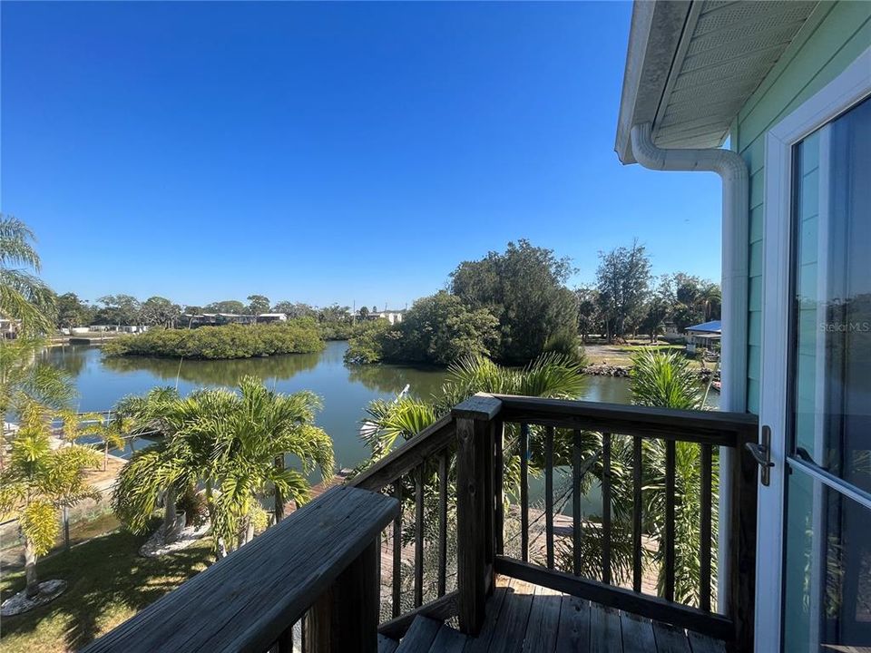 На продажу: $364,000 (2 спален, 1 ванн, 967 Квадратных фут)