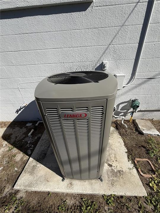 Activo con contrato: $245,000 (3 camas, 2 baños, 1613 Pies cuadrados)