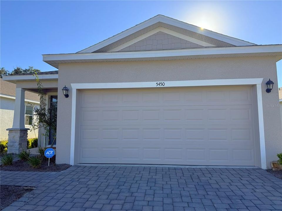 Active With Contract: $2,900 (3 beds, 2 baths, 1505 Square Feet)