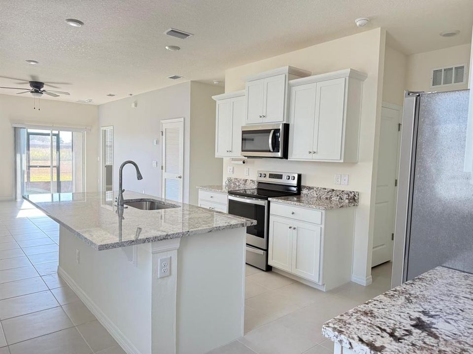 Active With Contract: $2,900 (3 beds, 2 baths, 1505 Square Feet)