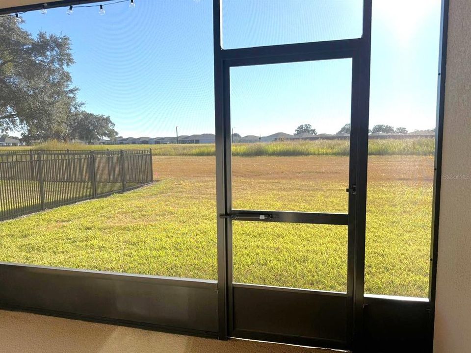 Active With Contract: $2,900 (3 beds, 2 baths, 1505 Square Feet)