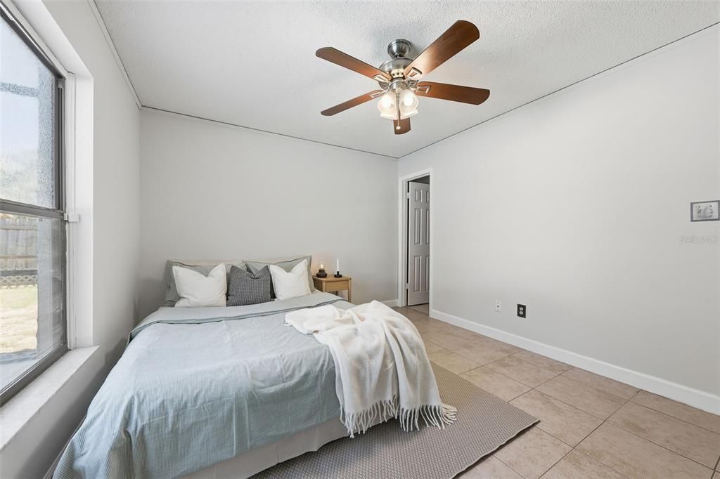 На продажу: $398,500 (3 спален, 2 ванн, 1036 Квадратных фут)