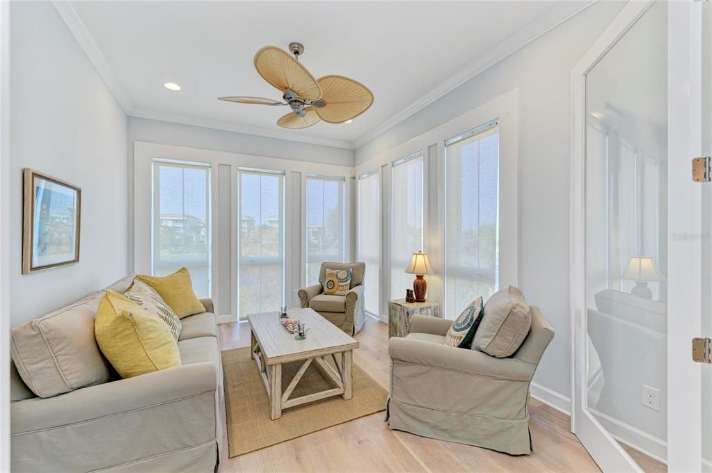 For Sale: $850,000 (3 beds, 3 baths, 1994 Square Feet)