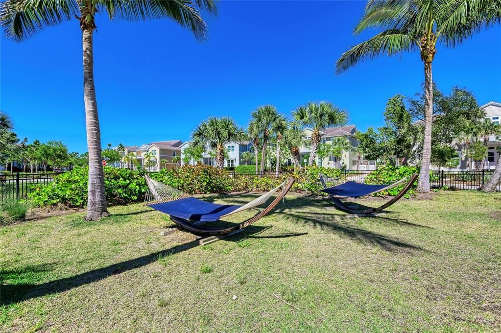 For Sale: $850,000 (3 beds, 3 baths, 1994 Square Feet)