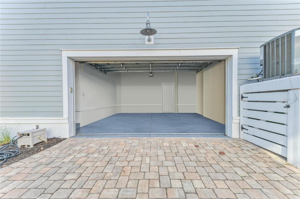 For Sale: $850,000 (3 beds, 3 baths, 1994 Square Feet)