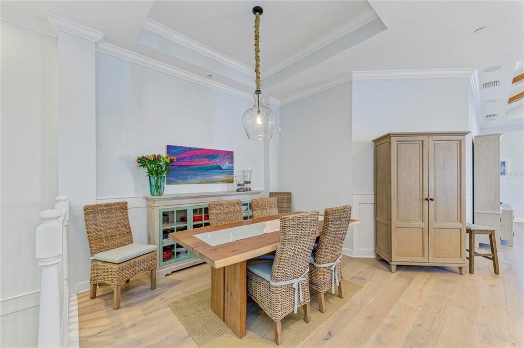 For Sale: $850,000 (3 beds, 3 baths, 1994 Square Feet)