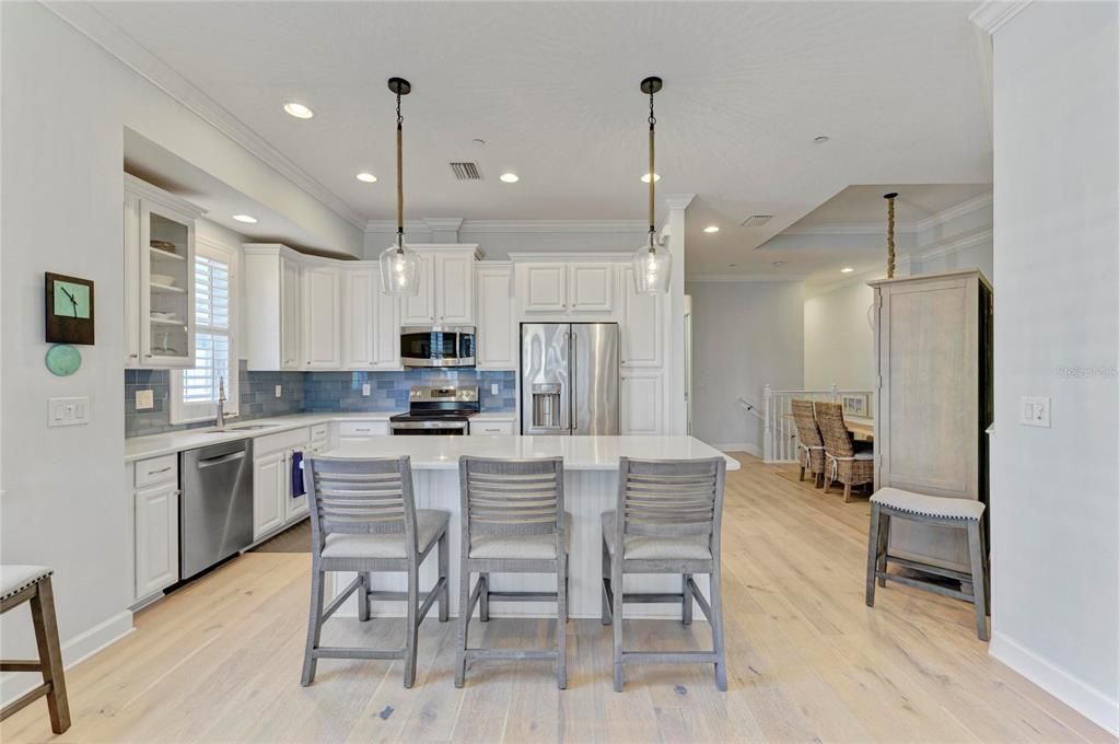 For Sale: $850,000 (3 beds, 3 baths, 1994 Square Feet)