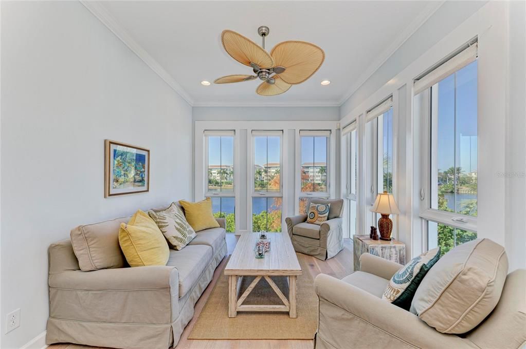 For Sale: $850,000 (3 beds, 3 baths, 1994 Square Feet)