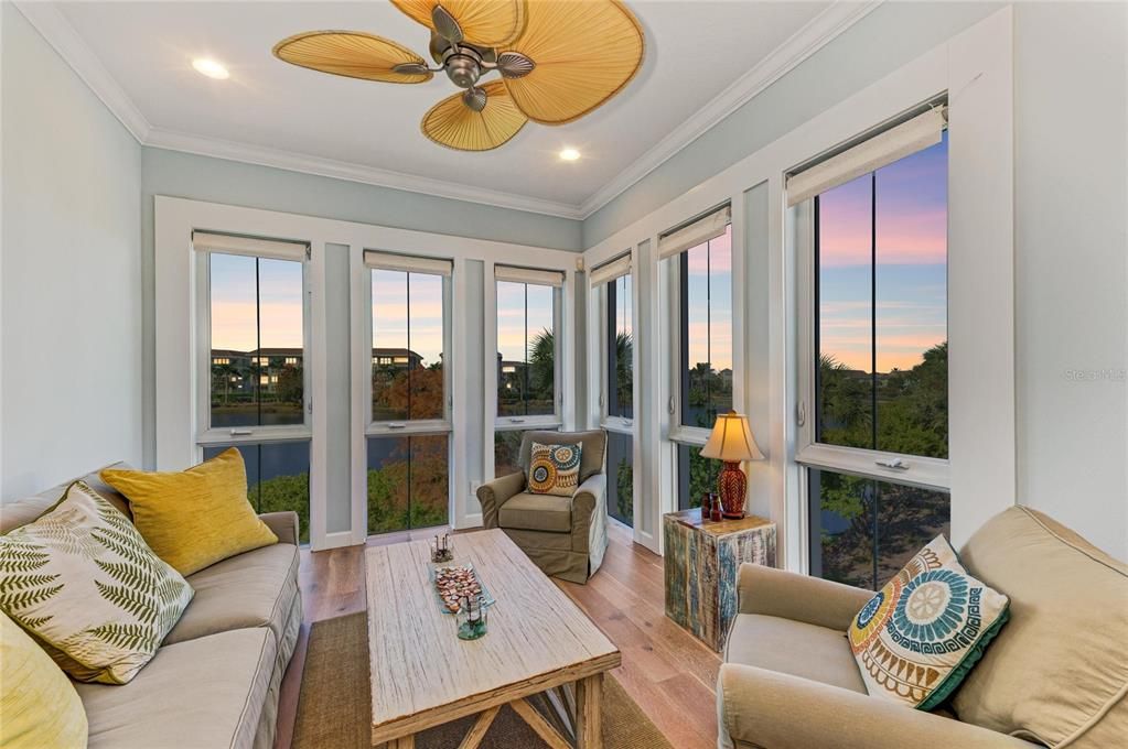 For Sale: $850,000 (3 beds, 3 baths, 1994 Square Feet)