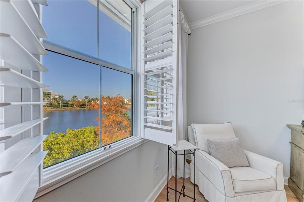 For Sale: $850,000 (3 beds, 3 baths, 1994 Square Feet)