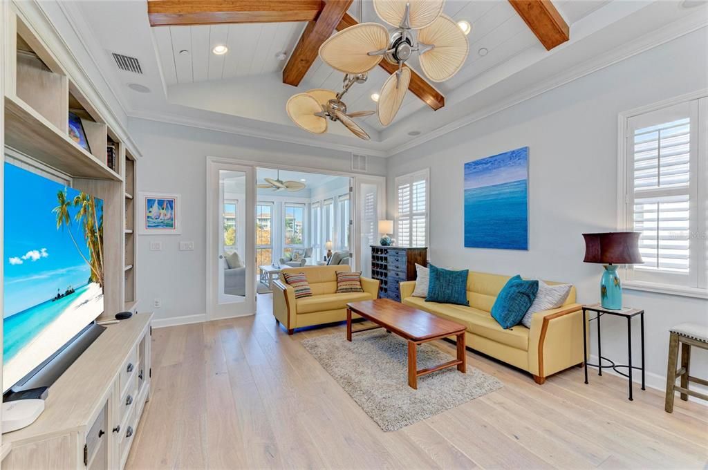 For Sale: $850,000 (3 beds, 3 baths, 1994 Square Feet)