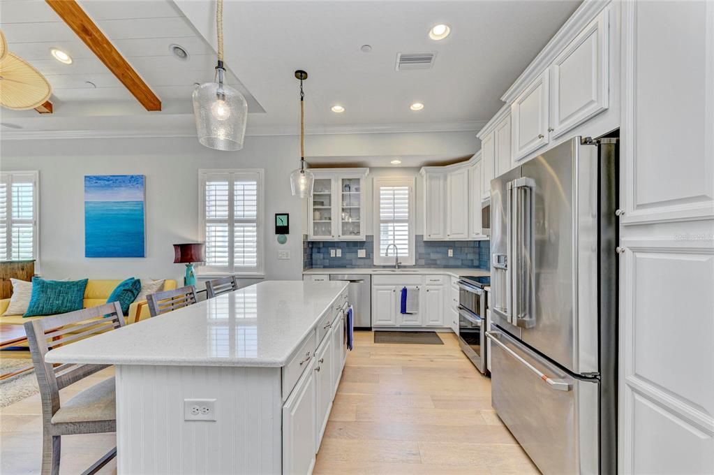 For Sale: $850,000 (3 beds, 3 baths, 1994 Square Feet)