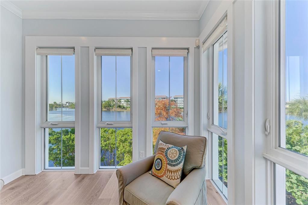 For Sale: $850,000 (3 beds, 3 baths, 1994 Square Feet)