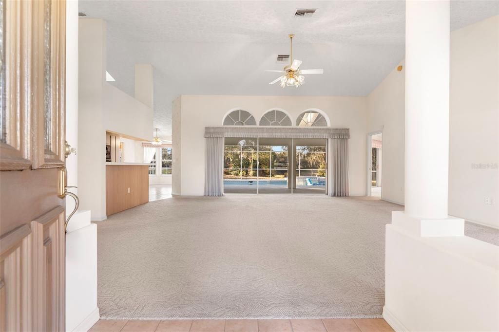 Под контрактом: $335,000 (3 спален, 2 ванн, 2074 Квадратных фут)