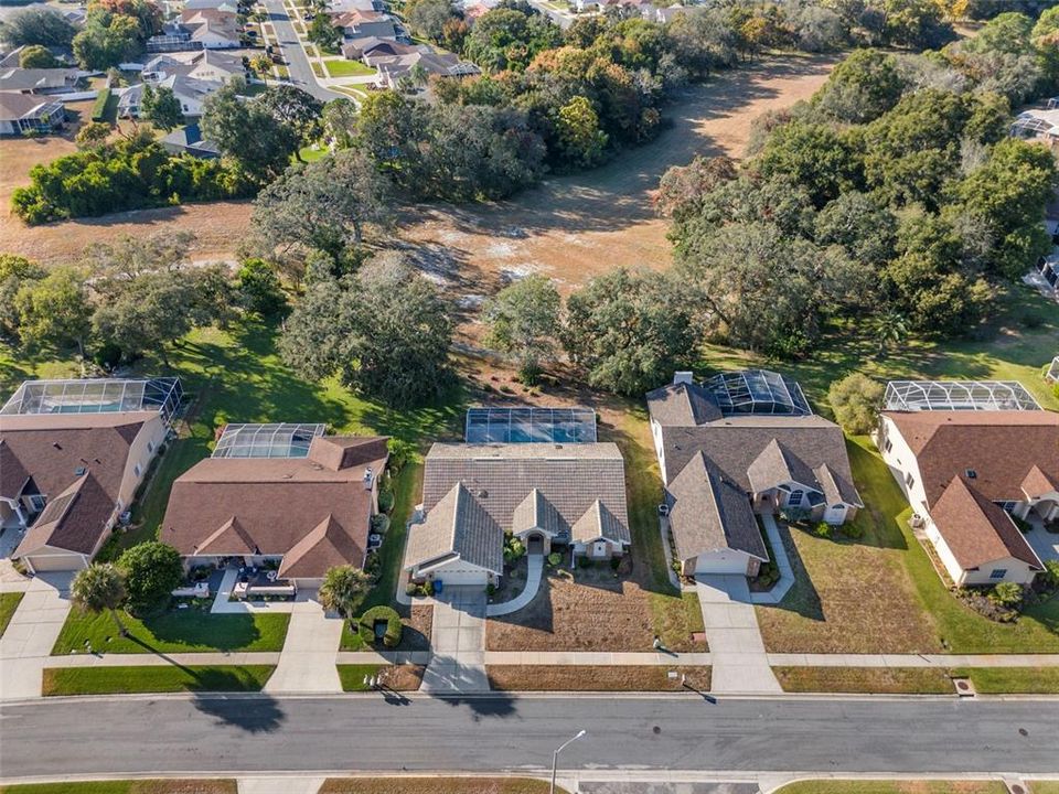 Под контрактом: $335,000 (3 спален, 2 ванн, 2074 Квадратных фут)