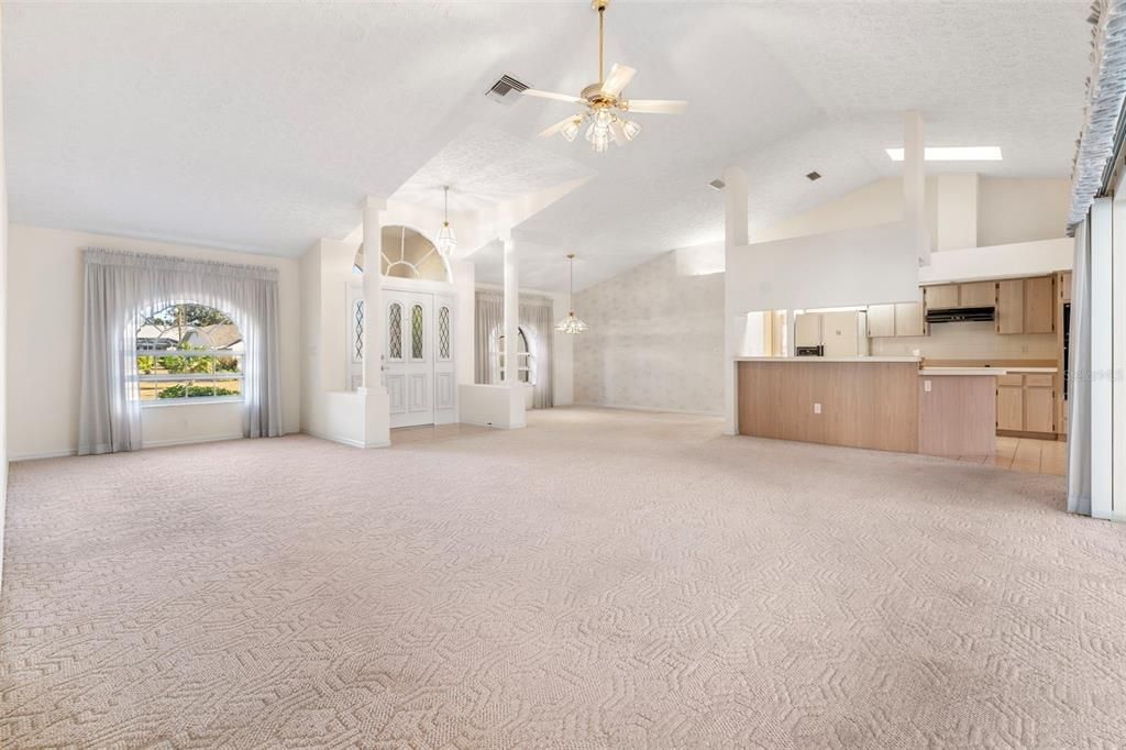 Под контрактом: $335,000 (3 спален, 2 ванн, 2074 Квадратных фут)