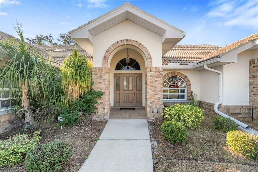 Под контрактом: $335,000 (3 спален, 2 ванн, 2074 Квадратных фут)