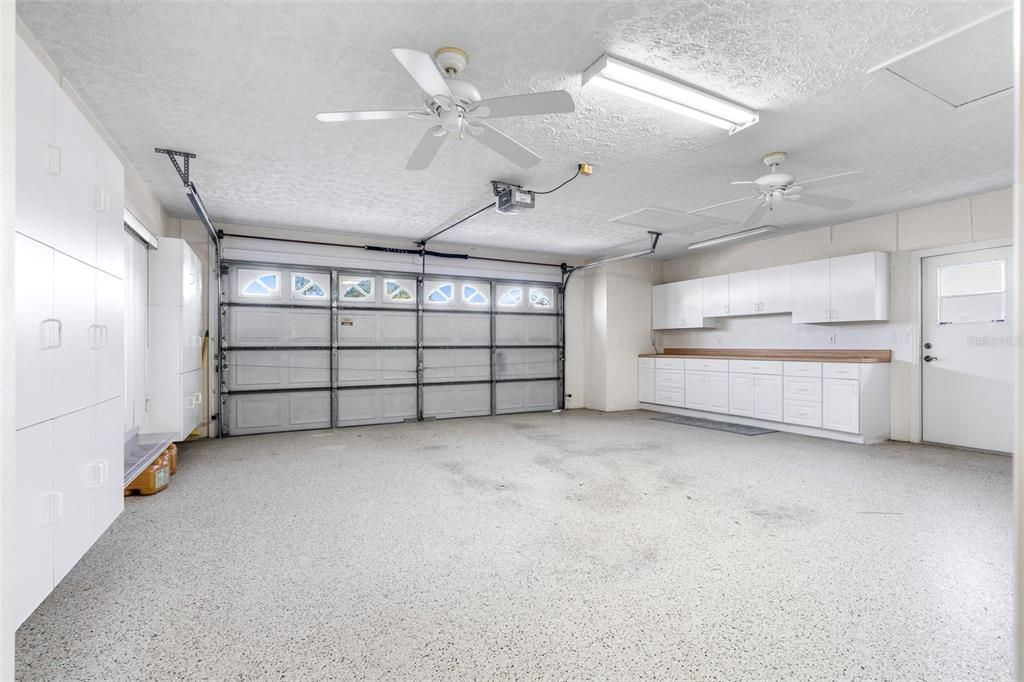 Под контрактом: $335,000 (3 спален, 2 ванн, 2074 Квадратных фут)