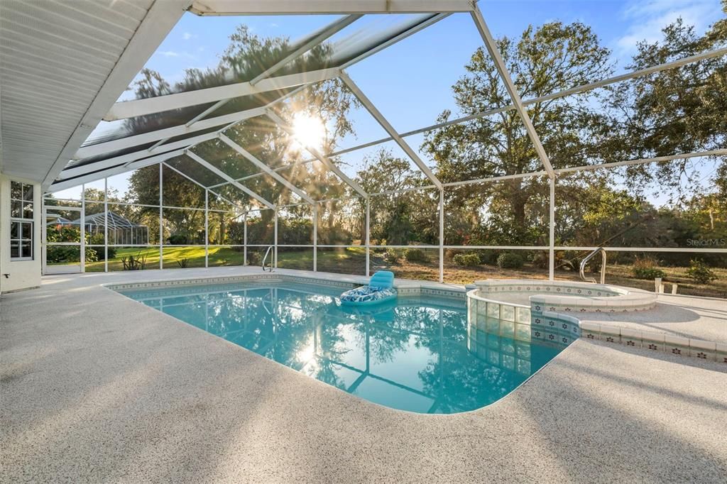 Под контрактом: $335,000 (3 спален, 2 ванн, 2074 Квадратных фут)