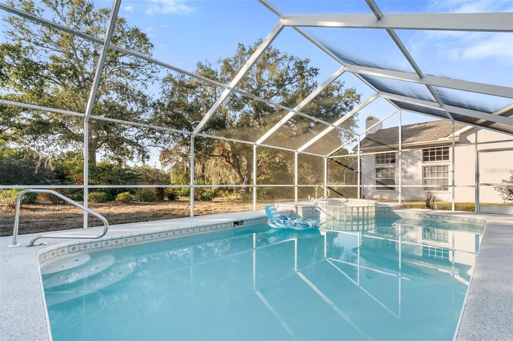 Под контрактом: $335,000 (3 спален, 2 ванн, 2074 Квадратных фут)