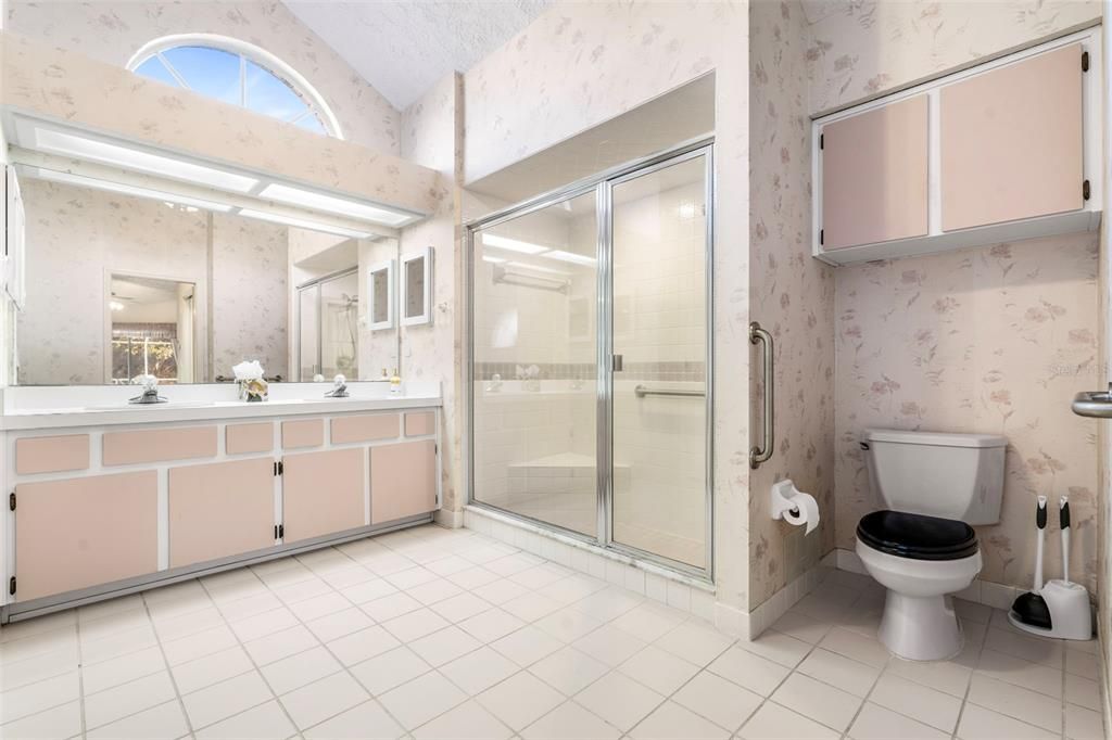 Под контрактом: $335,000 (3 спален, 2 ванн, 2074 Квадратных фут)